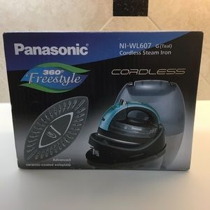 Cordless steam iron